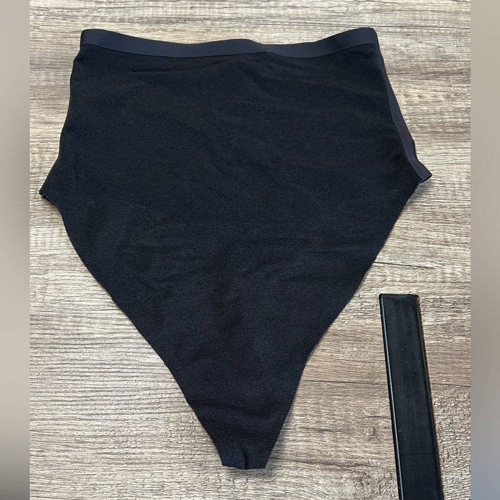 Skims Black Sheer Waist Cinching Thong